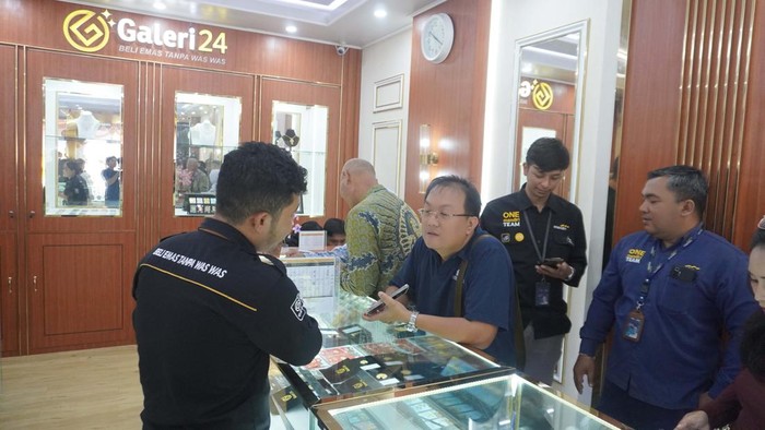 Galeri 24 terus mengepakkan sayap bisnis guna menjangkau masyarakat hingga ke daerah. Kali ini, anak perusahaan dari PT Pegadaian itu kembali membuka outlet baru Galeri 24 jstore Gatot Subroto, Denpasar, Bali. 

Lokasinya berada di Jalan Gatot Subroto no. 308, Tonja, Denpasar Utara (sebelah Domino Pizza Gatot Subroto).