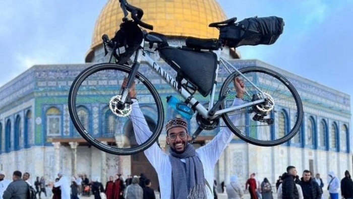 Pemuda Jerman Ini Bersepeda ke Masjid Al Aqsa selama 2 Bulan, Ada Apa?