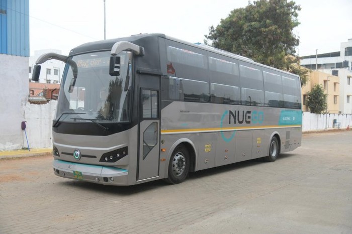 Bus listrik dengan rute antar kota antar provinsi (AKAP) di India