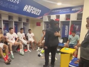 Pelukan Hangat Erick Thohir untuk Ernando Ari
