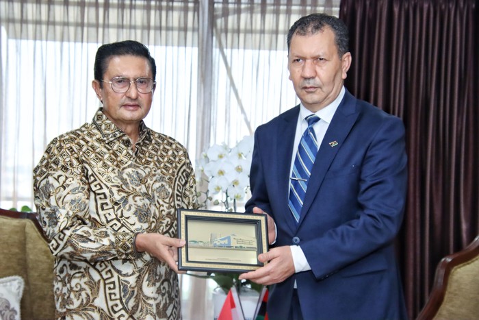 Fadel Muhammad dan Wakil Menteri Luar Negeri Libya Mohamed Khalil AbuBakr Issa