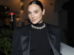 Foto Gal Gadot Kembali Eksis Setelah Diam-diam Hamil dan Melahirkan