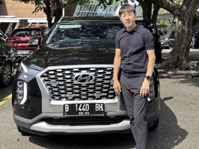 Hadiah 2 Mobil Senilai Miliaran Rupiah Buat Pelatih Timnas Shin Tae-yong
