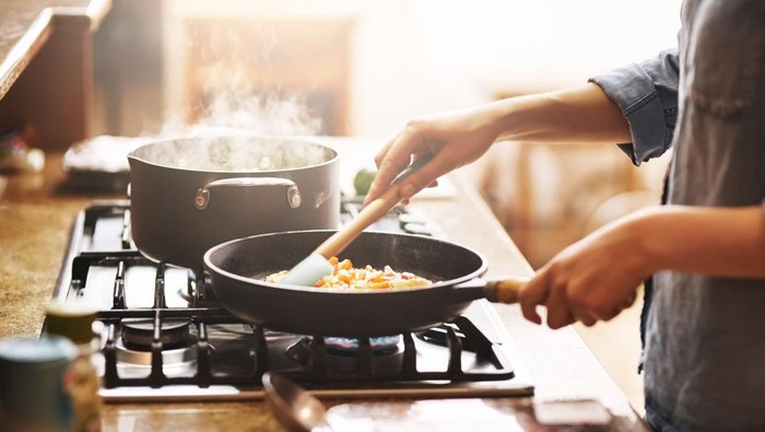 Ilustrasi masak di dapur