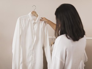 6 Cara Mengeringkan Pakaian Tanpa Mesin Cuci Saat Musim Hujan