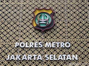 Video: Kakak Nikita Mirzani Datangi Polres, Pengin Update Kasus LM