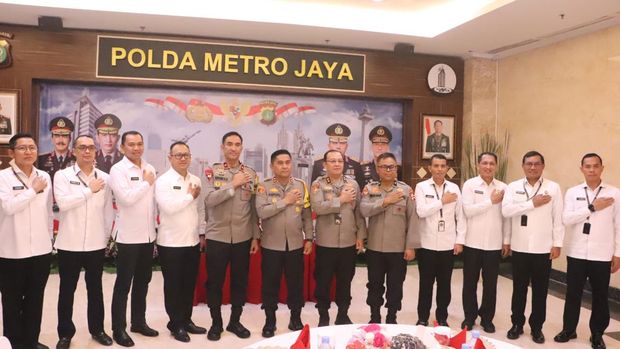 Kapolda Metro Jaya Irjen Karyoto menutuk praktik kerja dalam negeri (PKDN) Sespimti Dikreg ke-33 Tahun Ajaran 2024 di Polda Metro Jaya.
