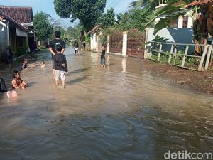 Banjir Merendam Sejumlah Desa di Tasikmalaya, Ratusan Warga Mengungsi