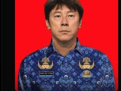 Meme Jemaah Salat Jumat Berbahagia Timnas ke Semifinal Piala Asia U-23