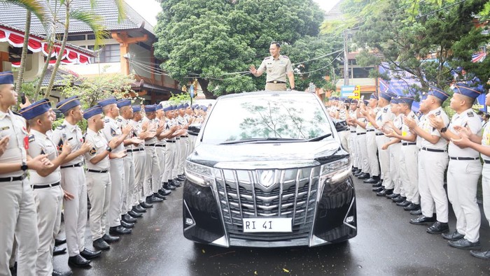 Momen Menteri AHY Sapa Taruna dan Taruni saat Kunjungi STPN Yogyakarta