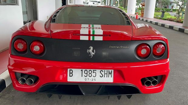 Mobil Harvey Moeis yang disita Kejagung (Rumondang-detikcom)