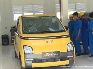 Jokowi Kasih Mobil Listrik buat SMK: Buat Praktik, Bukan Dikendarai