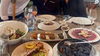 Sementara di Instagram pribadinya, Nathan rupanya penggemar seafood, salad sampa kroket gaya Eropa. Foto: Instagram