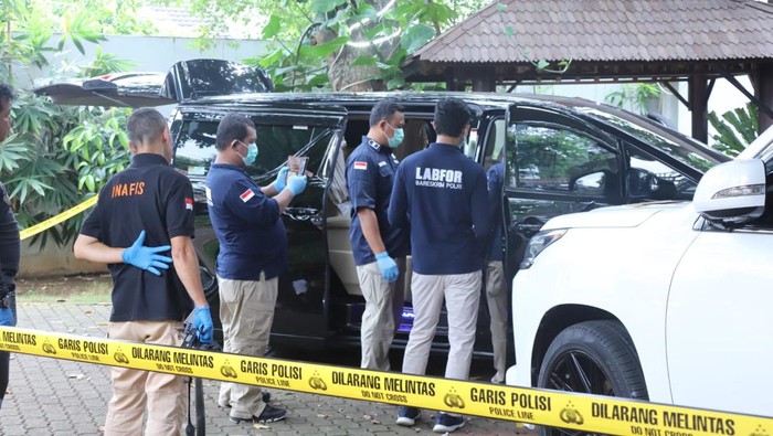 Pelanggaran Hukum dan Pelanggaran Etika: Plat DPR Palsu Hiasi Mobil di TKP Brigadir RA