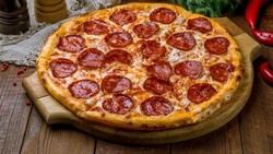 Tips Hangatkan Pizza Agar Teksturnya Empuk dan Renyah