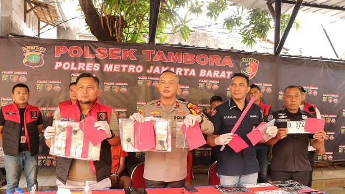 3 Bandit Motor di Tambora Jual Hasil Kejahatan buat Judi Slot-Beli Sabu