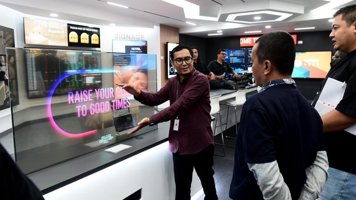 Raih TKDN, LG Komitmen Dukung Digital Display untuk Bisnis dan Pendidikan PT. LG Electronics Indonesia (LG) mengumumkan pencapaian Tingkat Komponen Dalam Negeri (TKDN) untuk dua kategori produknya di lini bisnis Digital Display yang menunjang kebutuhan bisnis dan pendidikan.