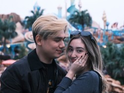 6 Momen Rayn Wijaya Lamar Ranty Maria saat Ultah, Romantis di Tokyo DisneySea