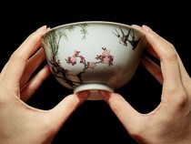 5 Peralatan Makan dan Buku Resep Antik Ini Harganya Puluhan Miliar!