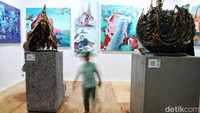 Patung-patung yang dipamerkan merupakan hasil karya seniman kenamaan indonesia.