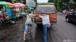 Potret  Angkot Surabaya Tetap Eksis di Tengah Perkembangan Zaman