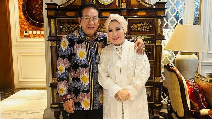 Anwar Fuady Bakal Nikahi Wiwiet Tatung, Jatuh Cinta di Usia Senja Beda Rasanya