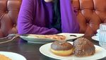 Gaya Keren Davina Karamoy yang Doyan Ramen hingga Dessert