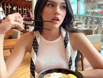Gaya Keren Davina Karamoy yang Doyan Ramen hingga Dessert