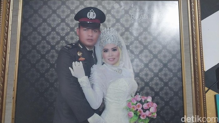 Foto Brigadir Ridhal Ali dan istri. M Irzal Sudirman/detikcom