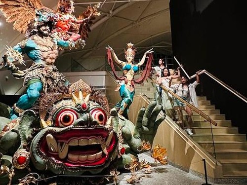 Hyoyeon Girls Generation hingga Dita Karang Secret Number dalam reality show My Way Package Season 2: Pick Me Trip in Bali. (Instagram @pickmetrip_official)