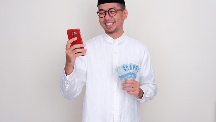 Hukum Membayar Zakat Fitrah Secara Online, Apakah Sah?