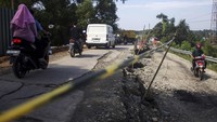 Sistem buka tutup diterapkan bagi kendaraan roda empat yang melintas di jalan tersebut.