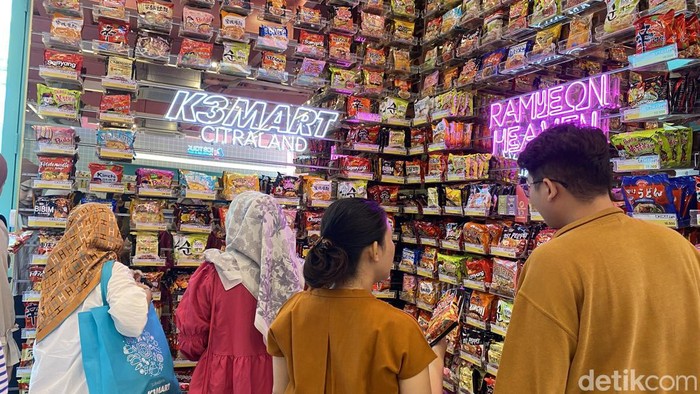 K3mart di Citraland Surabaya.
