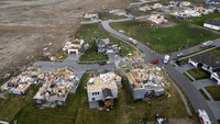 Sejumlah rumah rusak parah usai diterjang tornado di Omaha, Nebraska, Amerika Serikat. Chris Machian/Omaha World-Herald via AP.