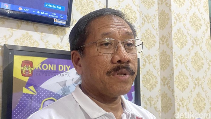 Ketua Umum KONI DIY, Djoko Pekik Irianto saat ditemui di kantor KONI DIY, Jumat (26/4/2024).
