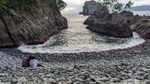 Pesona Lembah Watu Pawon di Pantai Kuyon Trenggalek
