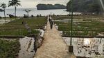 Pesona Lembah Watu Pawon di Pantai Kuyon Trenggalek