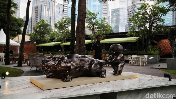 Pameran Art Jakarta Gardens digelar di Hutan Kota Plataran Senayan. Pameran ini cocok bagi yang ingin menghabiskan waktu akhir pekan bersama teman dan keluarga.