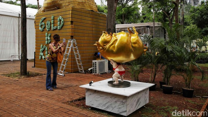 Pameran Art Jakarta Gardens digelar di Hutan Kota Plataran Senayan. Pameran ini cocok bagi yang ingin menghabiskan waktu akhir pekan bersama teman dan keluarga.