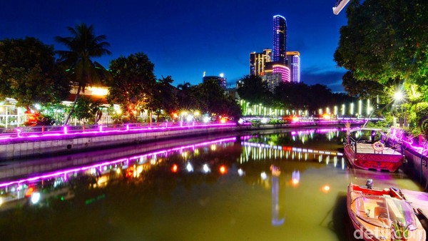 Menikmati Akhir Pekan di Taman Prestasi Surabaya