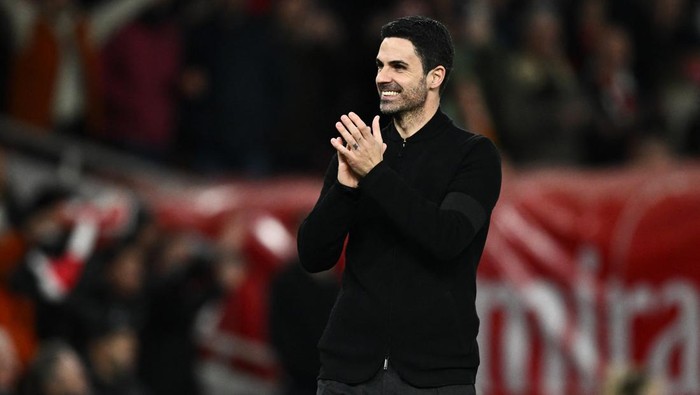 Soccer Football - Premier League - Arsenal v Chelsea - Emirates Stadium, London, Britain - April 23, 2024 Arsenal manager Mikel Arteta celebrates after the match REUTERS/Dylan Martinez NO USE WITH UNAUTHORIZED AUDIO, VIDEO, DATA, FIXTURE LISTS, CLUB/LEAGUE LOGOS OR LIVE SERVICES. ONLINE IN-MATCH USE LIMITED TO 45 IMAGES, NO VIDEO EMULATION. NO USE IN BETTING, GAMES OR SINGLE CLUB/LEAGUE/PLAYER PUBLICATIONS.
