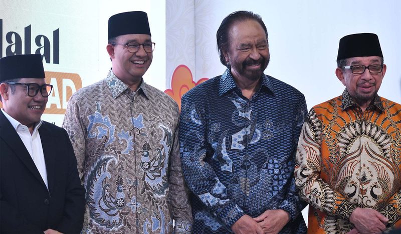 Partai Keadilan Sejahtera (PKS) menggelar acara halalbihalal dengan mengundang pimpinan partai politik hingga paslon Pilpres 2024. Anies Baswedan, Muhaimin Iskanda, dan Surya Paloh hadir dalam acara tersebut.
