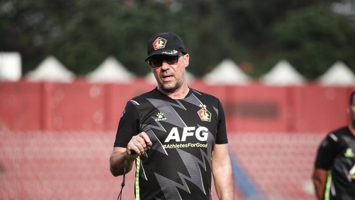 Pelatih Persik Kediri Marcelo Rospide.