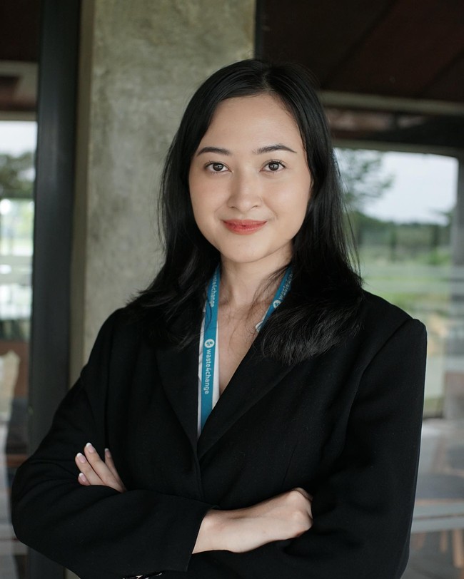 Puteri berhasil menyelesaikan dua studinya selama 3,5 tahun. Berkat dua pendidikan sarjananya ia menyandang gelar Puteri Modiyanti, S.E., B.Sc.  Foto: Instagram Puteri Modiyanti