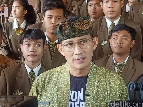 Sandiaga Salahuddin Uno saat ditemui di Badung, Bali, Sabtu (27/4/2023). (Ni Made Lastri Karsiani Putri-detikBali)