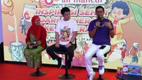 Acara yang bertajuk Inspirasi Sehat dari Generasi ke Generasi ini diselenggarakan di M-Bloc Space, Jakarta, Sabtu (27/4/2024). Ada beragam agenda sesi berbagi ilmu tentang kesehatan holistik untuk semua generasi. Turut hadir Pamong Budaya Ahli Madya Kemendikbud Yayuk Sri Budhi Rahayu; Direktur Utama Air Mancur Lim Soeyantho; President Director Combiphar Group Michael Wanandi.