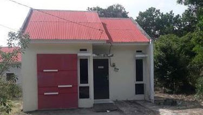 Tampilan depan rumah di Sinar Bali Regency