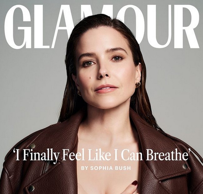 Dalam esai emosional di majalah Glamour, wanita 41 tahun itu mengonfirmasi bahwa dia memiliki hubungan dengan mantan atlet bola wanita Ashlyn Harris. Foto: dok. Instagram @sophiabush
