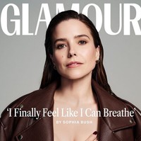 Dalam esai emosional di majalah Glamour, wanita 41 tahun itu mengonfirmasi bahwa dia memiliki hubungan dengan mantan atlet bola wanita Ashlyn Harris. Foto: dok. Instagram @sophiabush