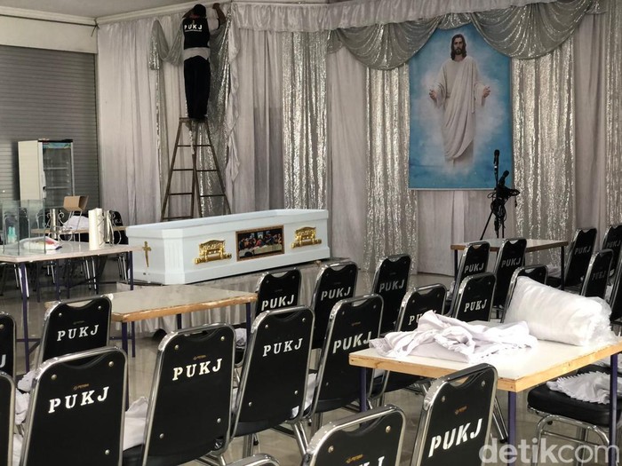 Suasana ruang AB rumah duka PUKY, Sonosewu, Kabupaten Bantul, DIY, tempat jenazah penyair Joko Pinurbo atau Jokpin akan disemayamkan, Sabtu (27/4/2024) pagi.